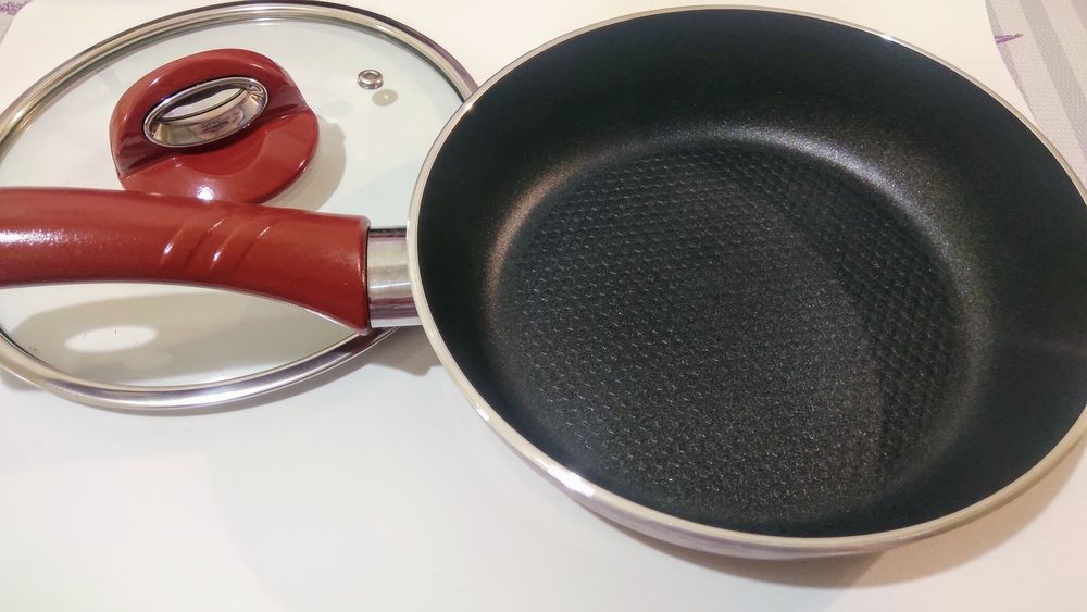 Гранитен тиган Taç Titan със стъклен капак