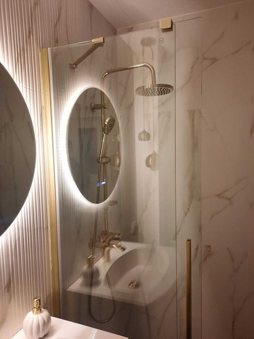 amenajari bai interioare zugraveli izolatii