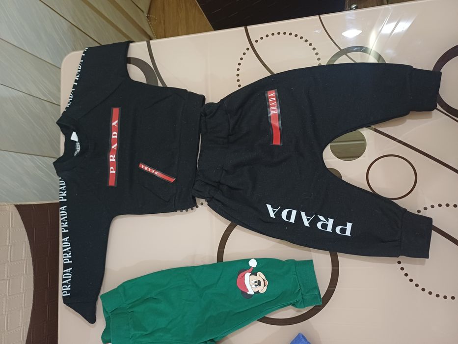 Vand hainute baietel(aprx 30 de articole vestimentare+combinezon cadou