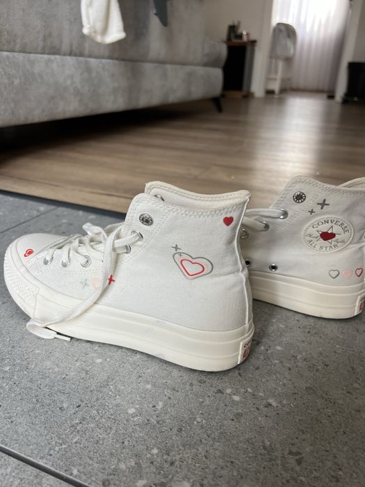 Converse panza cu inimi Love