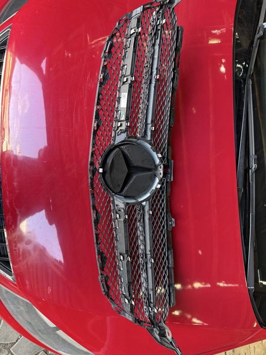 Grila cu stema originala Meredes C clase