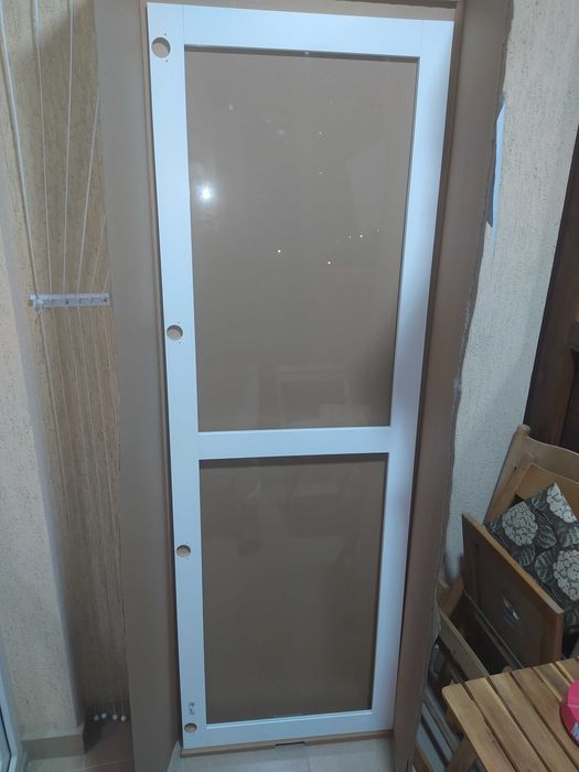 Стъклена вратичка за шкаф/етажерка