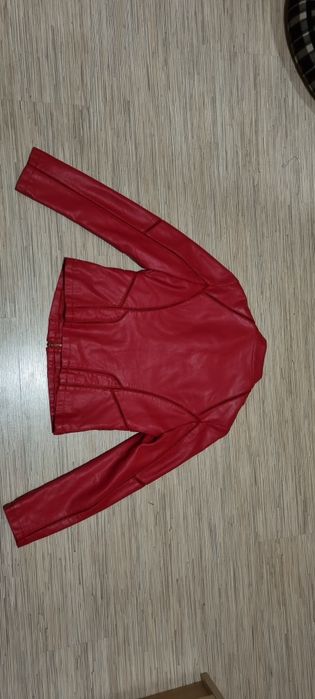 Страхотно кожено червено яке