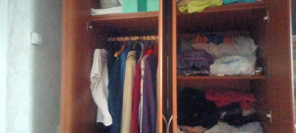 Продам срочно шифонер