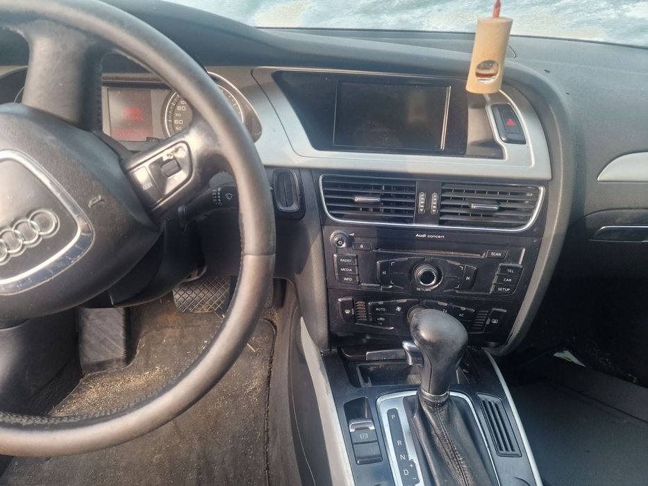 Audi A4 Б8 на части