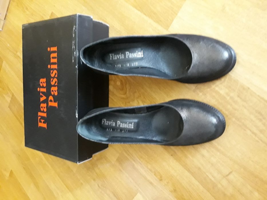 Pantofi piele naturală, mărimea 39, Flavia Passini.