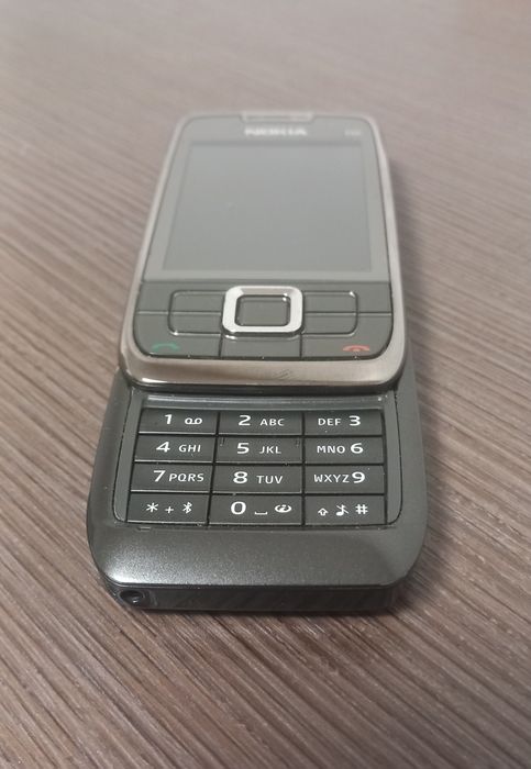 Nokia E66 business