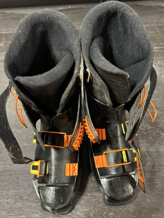 Vand schiuri Nordica super N 130 cm + clapari Munari