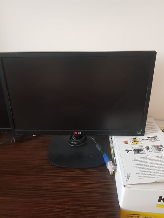 Monitor lg 21 inchi