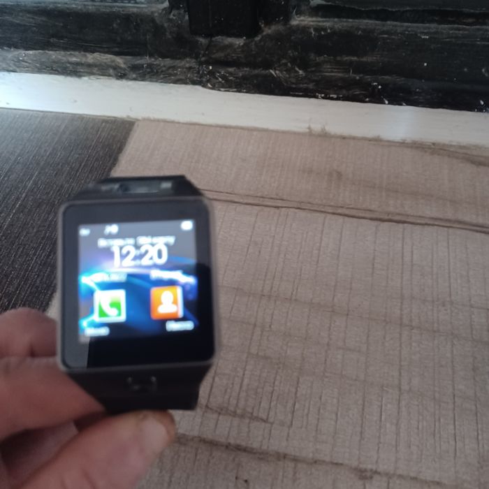 Смарт часовник в отлично състояние