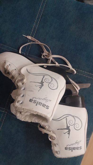 Продам коньки