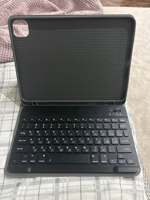 Чехол для Ipad Air 4th generation с Клавиатурой