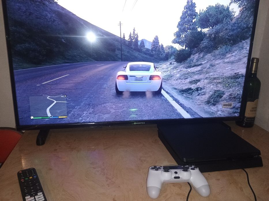 Vând PS4 pro 1 Terra memorie