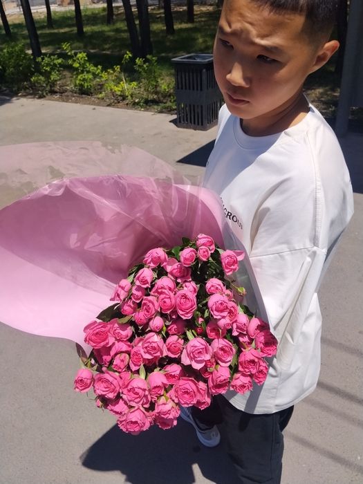 Цветы кустовые розы