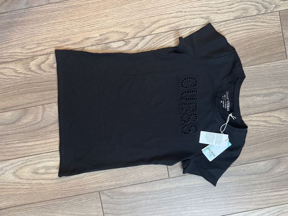 Guess оригинална дамска тениска М-размер