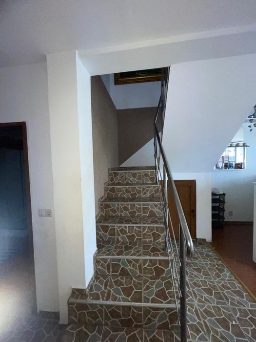 Casa de vanzare complet mobilata