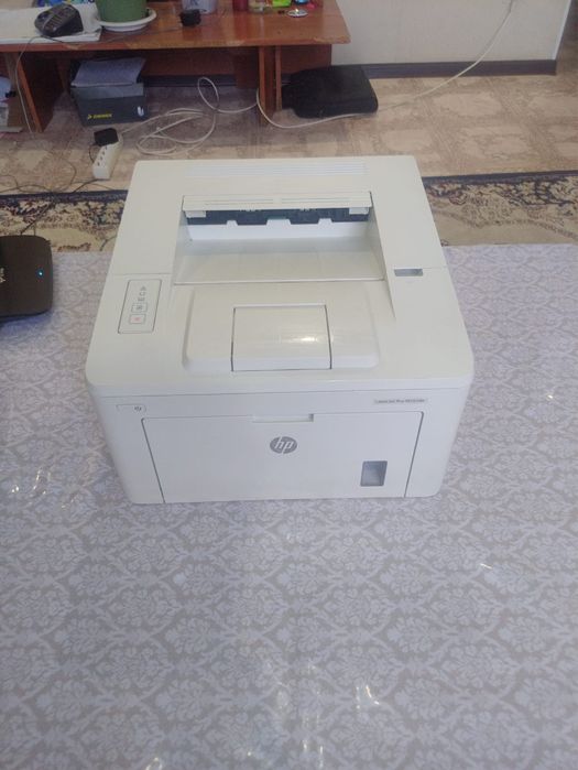 Принтер HP m203dn
