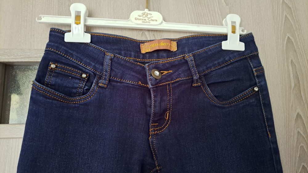 Дамски вталени дънки