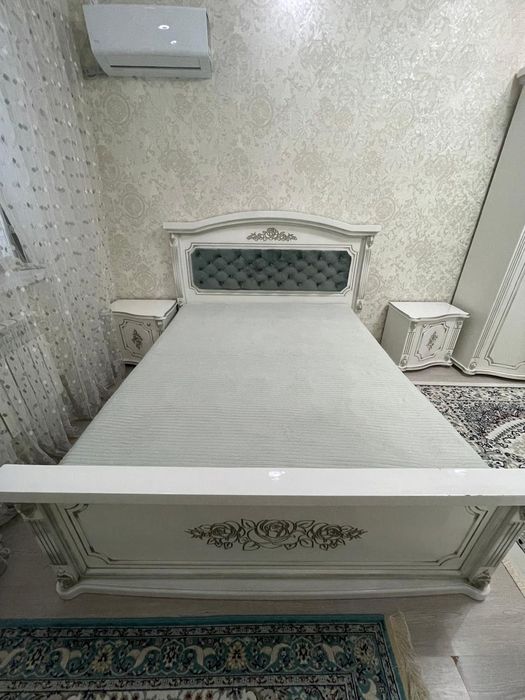 Спальная кровать