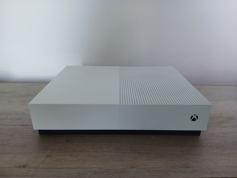 Vănd Consolă Xbox One S 1 TB