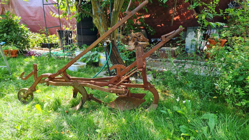 Декоративен градински плуг