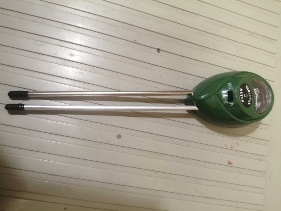 Почвен анализатор 3 в 1 - PH метър, влагомер, светломер