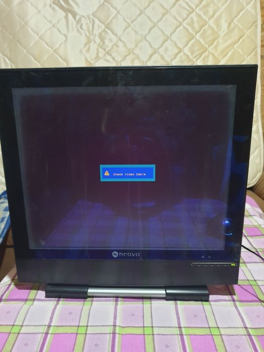 Vind monitor Neovo E17