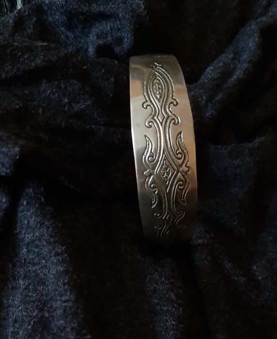 Браслет в национальном стиле