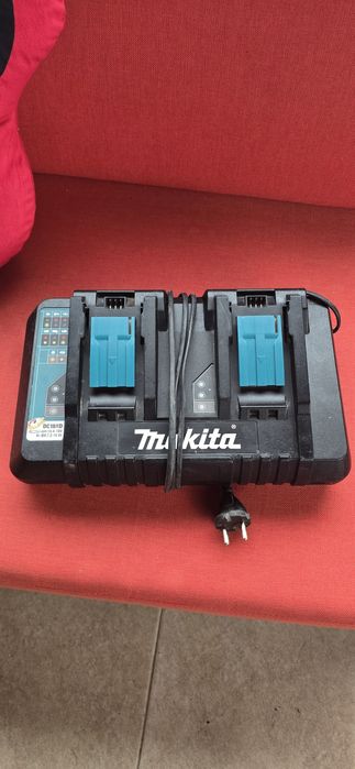 Incarcator dublu Makita DC18RD