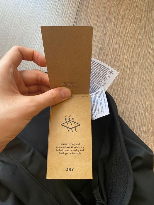 Панталони Asics нови!