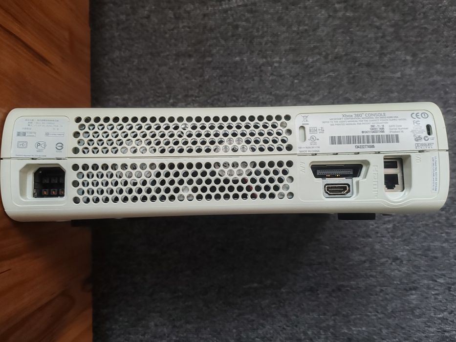 Xbox 360 fat 2007 +Controller+Joc FIFA 17