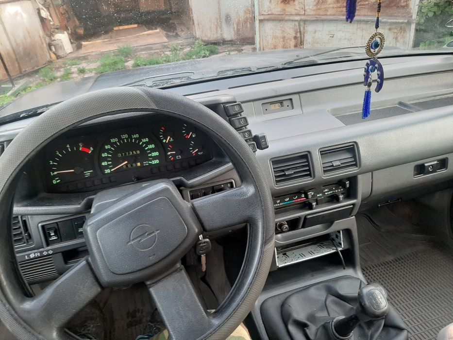 Опель Фронтера 1992