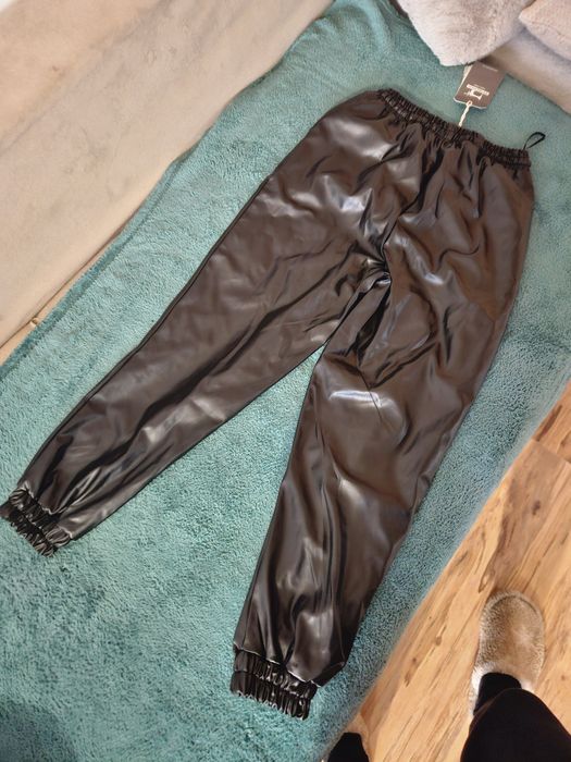 Дамски кожен панталон  Pause