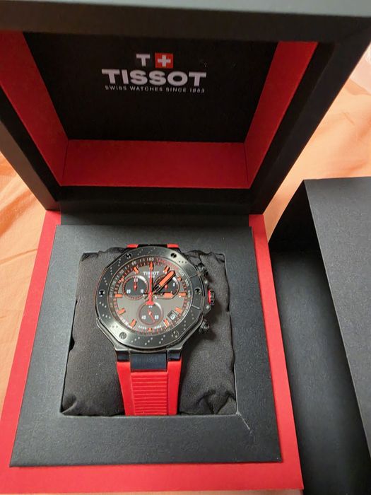 Часовник Tissot T-race 45 mm