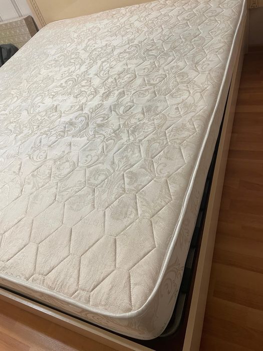 Продам матрас двухспальный