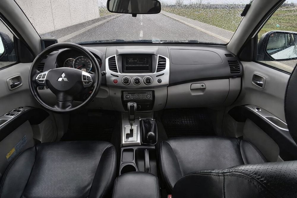 Mitsubishi L200 2.5 Diesel**4x4 la Maneta**2012**EURO  5