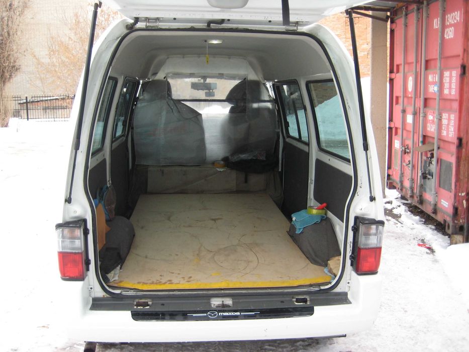 MAZDA BONGO грузопассажирская