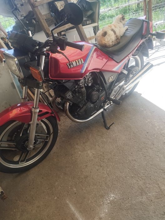 Motocicleta Yamaha xs400, neînmatriculată, 1983, 1600 euro.