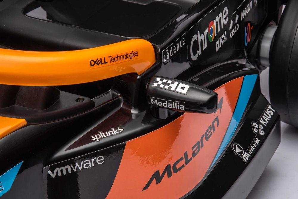 Masinuta electrica Formula 1 McLaren Racing 2x 35W 12V, scaun tapitat