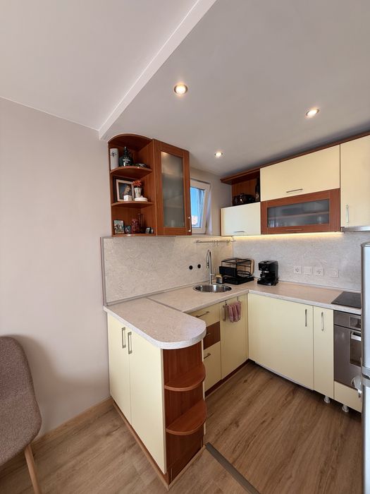 Дава под наем тристаен