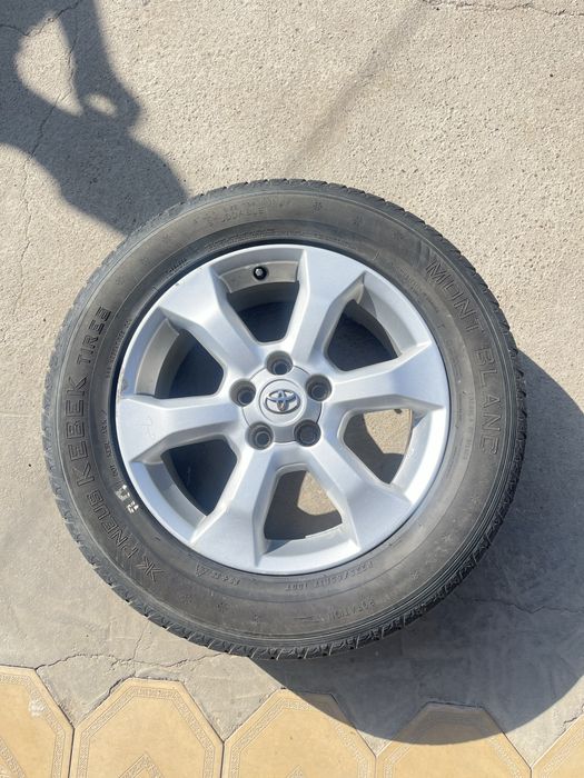 Шины 225/65/17 шиповонные  б/у