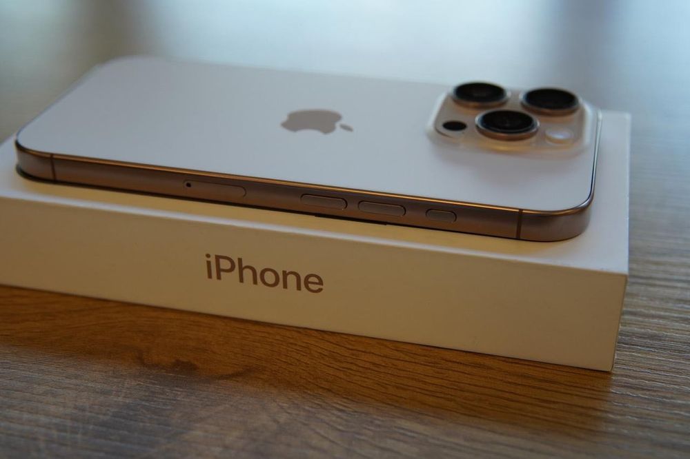 apple iPhone 16 pro