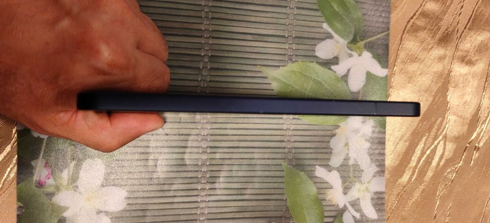 Продавам Oppo Reno 13 5g 256/12
