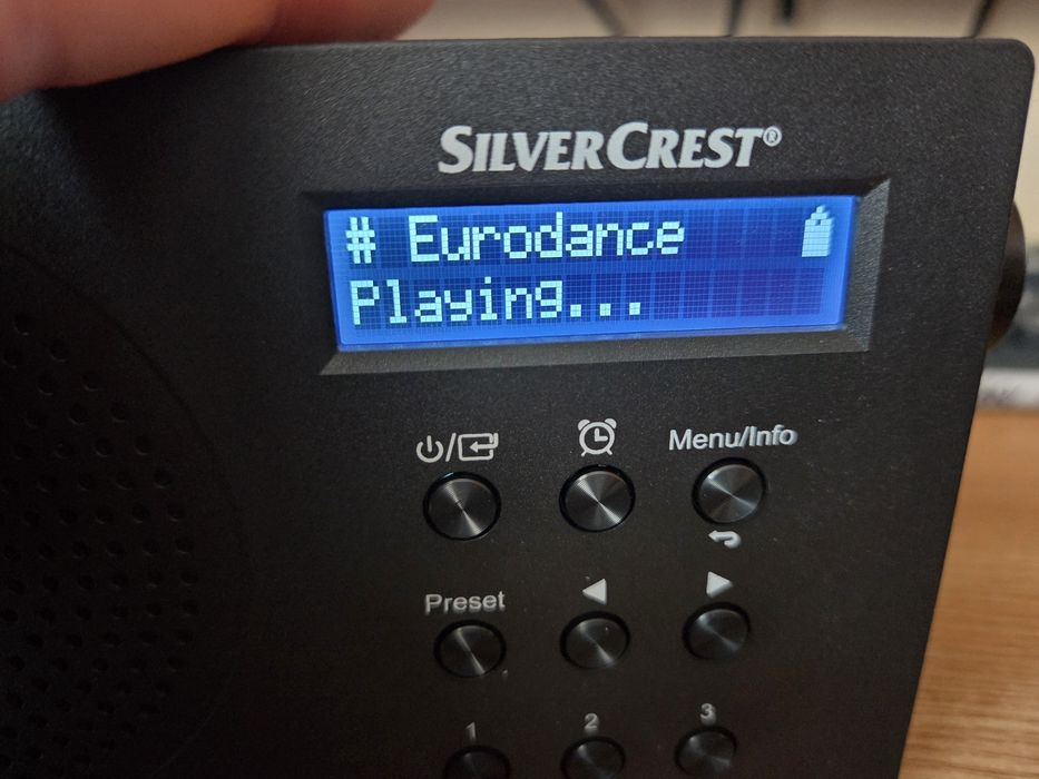 Radio digital bluetooth cu baterii