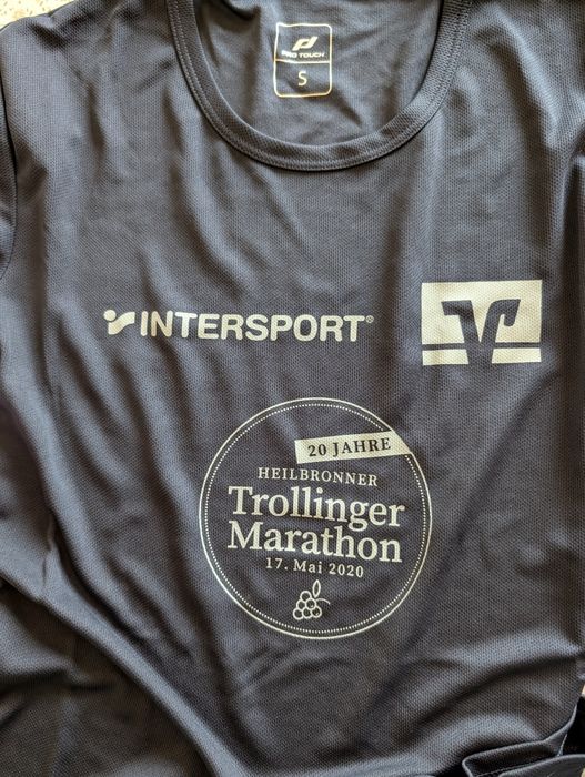 Tricouri noi S, INTERSPORT  5 bucăți 25 lei