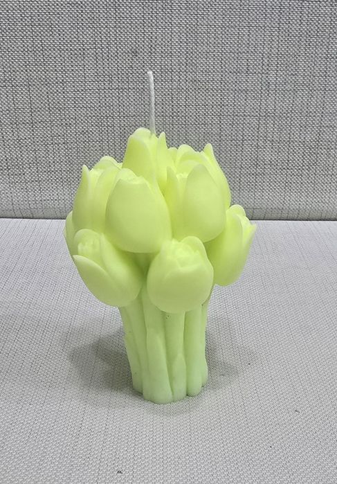 Свещи от восък, рязлични цветове и аромати