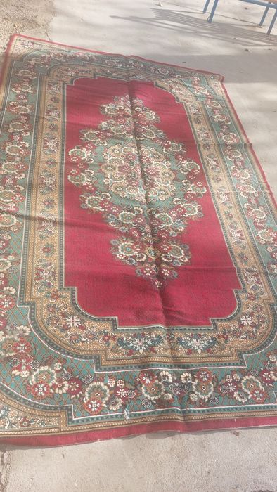 Ковёр б/у 4 на 2,5 м