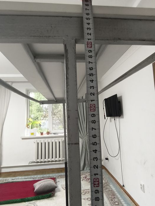 Продаётся стойка, вешалка для одежды