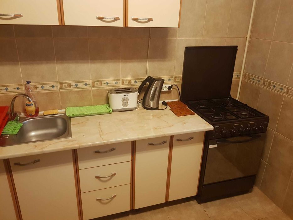 Vand apartament 2 camere Militari, Apusului!