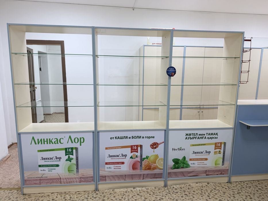 Стеллажи стекляные, витрины, шкафы для аптек, магазинов